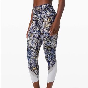 NWOT Lululemon athletica Wunder Under HR Crop scallop